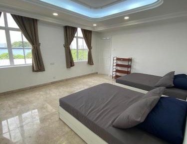 Quadruple Room with Private Bathroom