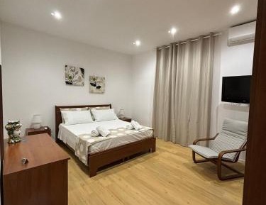 Large Double Room