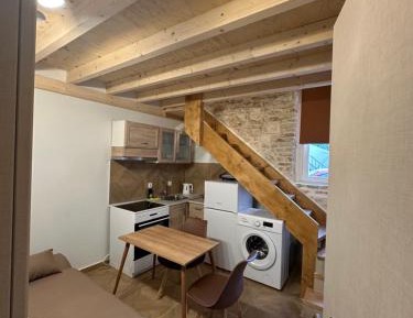 One-bedroom Loft Apartment 