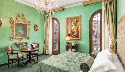 Deluxe Double or Twin Room with Canal View