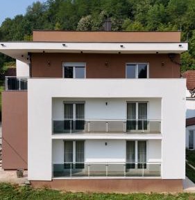 One-Bedroom Apartment with Balcony