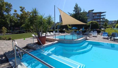 Two-Bedroom Apartment with Lake View