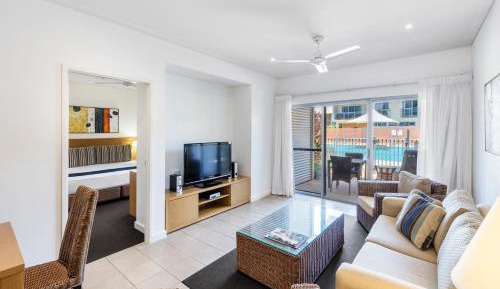 One-Bedroom Apartment - Poolside