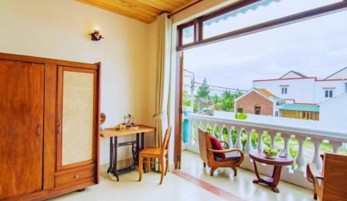 King Room with Balcony