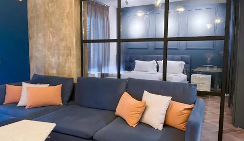 One-Bedroom Apartment with Balcony