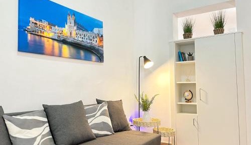 One-Bedroom Apartment with Balcony