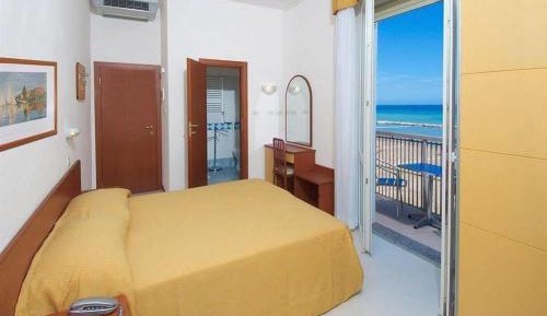 Triple Room with Sea View