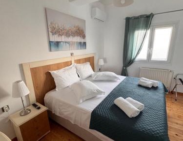 One-Bedroom Apartment with Sea View