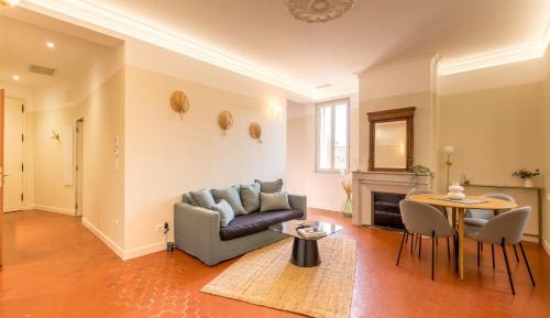 Apartment with City View