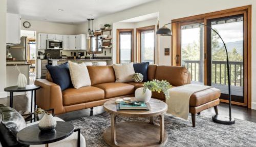 Three-Bedroom Holiday Home 