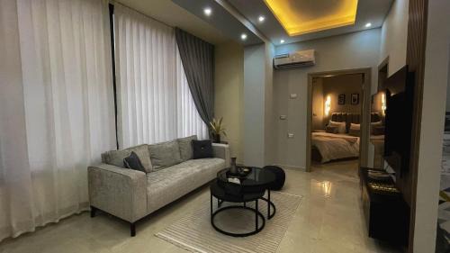 Deluxe One-Bedroom Apartment