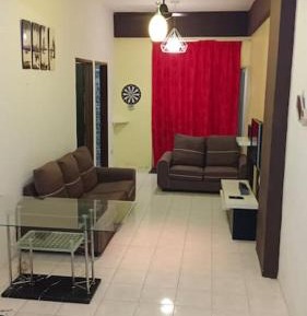 Three-Bedroom Apartment with Balcony