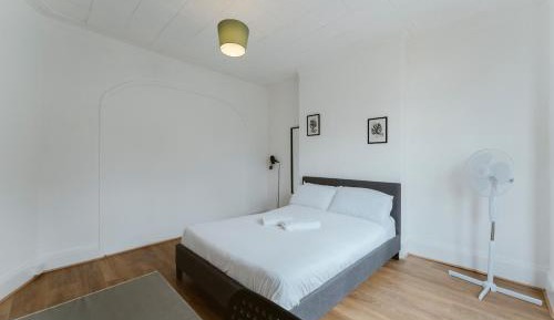 Double Room with Shared Bathroom