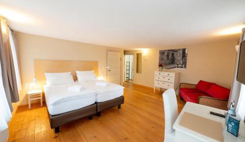 Triple Room with Private Bathroom