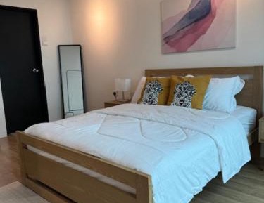 One-Bedroom Apartment with City View