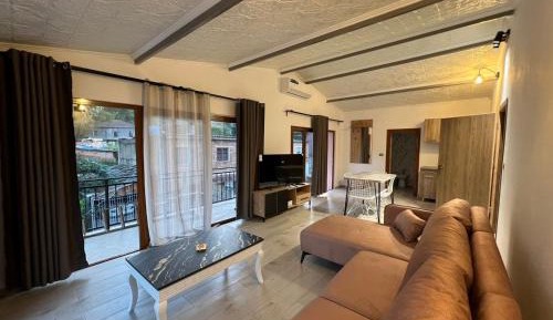 Suite with Mountain View