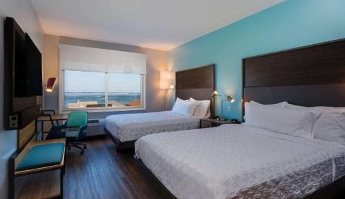 Queen Room with Two Queen Beds and View