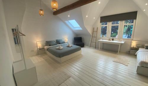 Triple Room with Private Bathroom