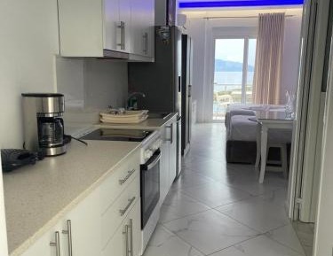 Deluxe Double Room (2 Adults + 1 Child)