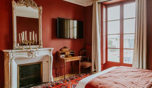 Deluxe King Room