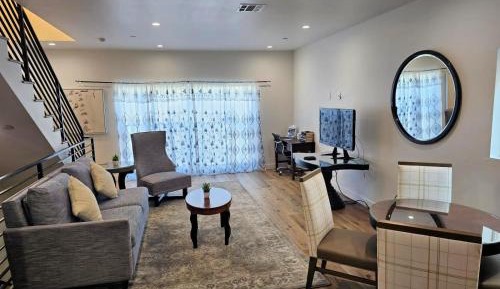 Five Bedroom Townhouse at Mariposa