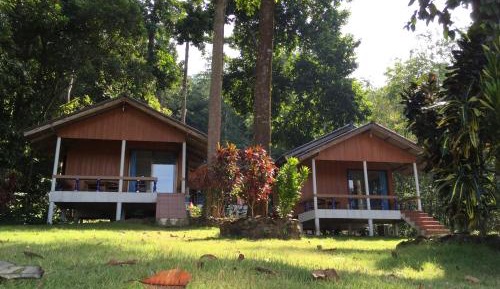 Bungalow with Garden View