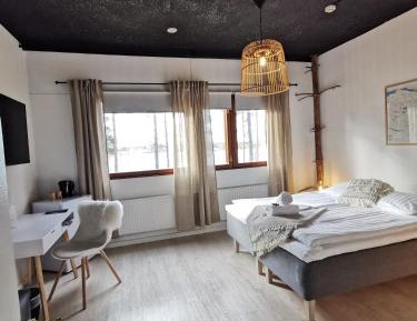 Twin Room with Lake View