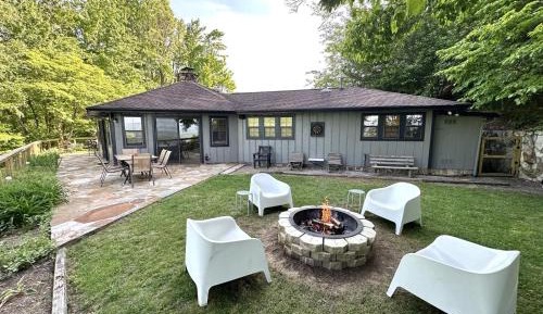 Four-Bedroom Holiday Home