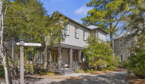 Three-Bedroom Holiday Home 