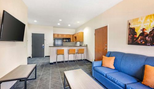 King Suite with Sofa Bed and Balcony - Non-Smoking