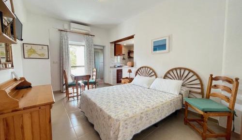 Studio Apartment