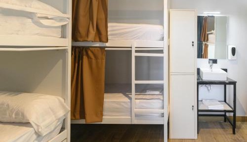 Bed in 6-Bed Mixed Dormitory Room