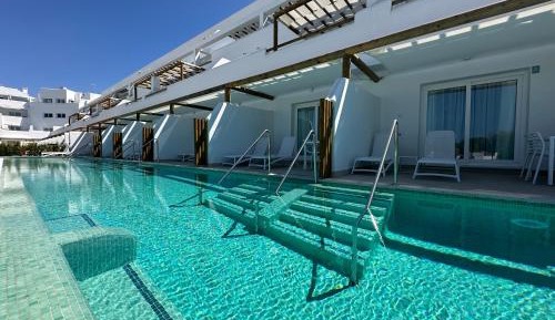 Studio  Swim Up