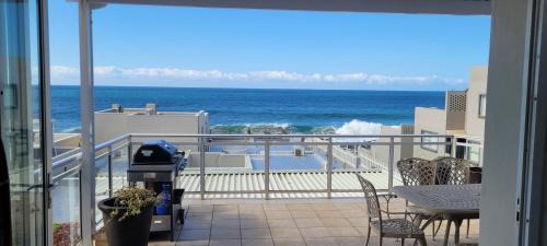 Three-Bedroom Apartment with Sea View