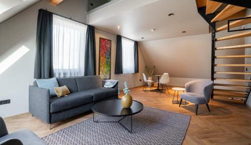 Studio - Split Level