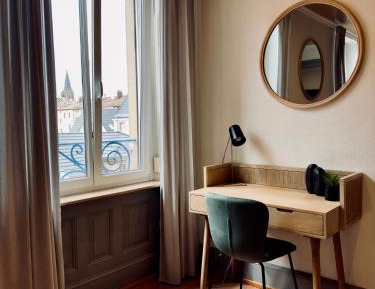 One-Bedroom Deluxe Apartment