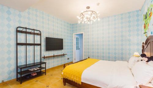 Deluxe Queen Room