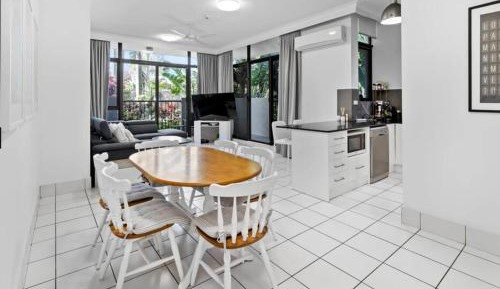 Two-Bedroom Deluxe Apartment with Balcony
