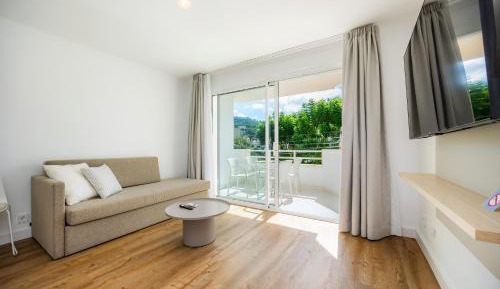 Three-Bedroom Superior Apartment
