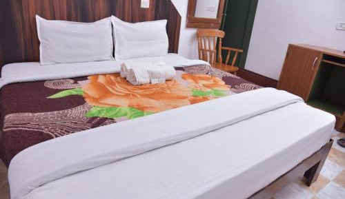 Deluxe Double Room (2 Adults + 1 Child)