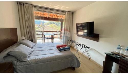 Suite with Mountain View