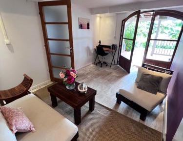 Apartment with Garden View