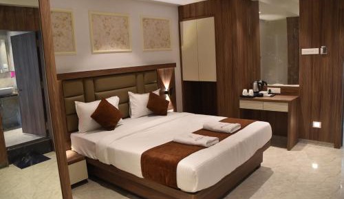 Deluxe King Suite