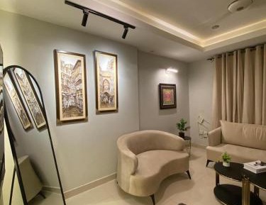 One-Bedroom Apartment with City View
