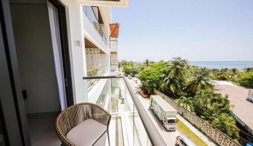 One-Bedroom Apartment with Sea View