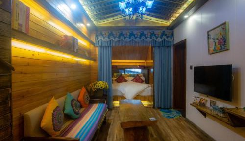Deluxe Double Room with Shower