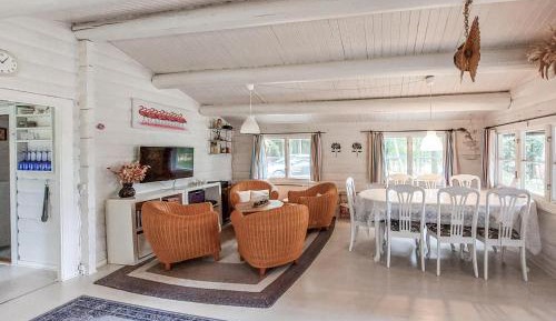 Two-Bedroom Holiday Home