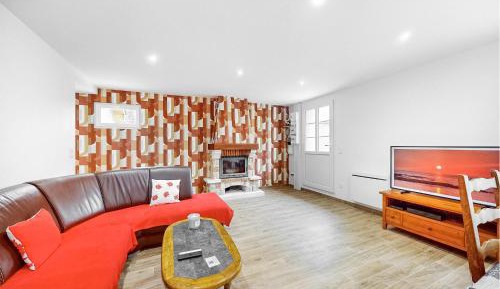 Three-Bedroom Holiday Home 