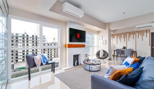 Three-Bedroom Apartment with Sea View