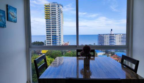 One-Bedroom Apartment with Sea View